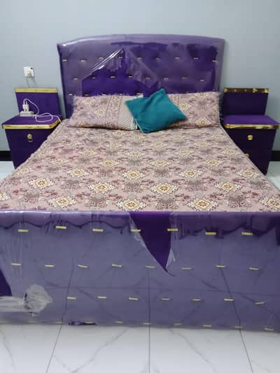 bed for sell matteress and side table