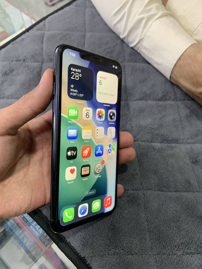 iPhone 11 Pro Max 7