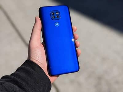 urgent sale moto g9 play 4gb 64gb