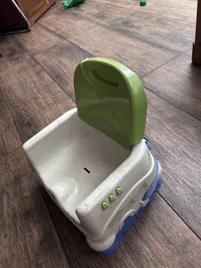 Baby feeding chair