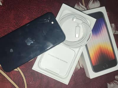 iphone se3rd generation Black colour 64gb bypass