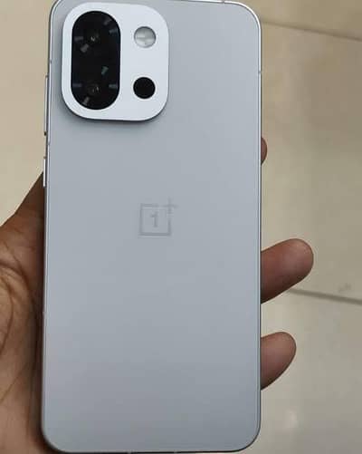 OnePlus 13s | 12GB RAM | 256GB Storage | 10/10 Condition | Non-PTA