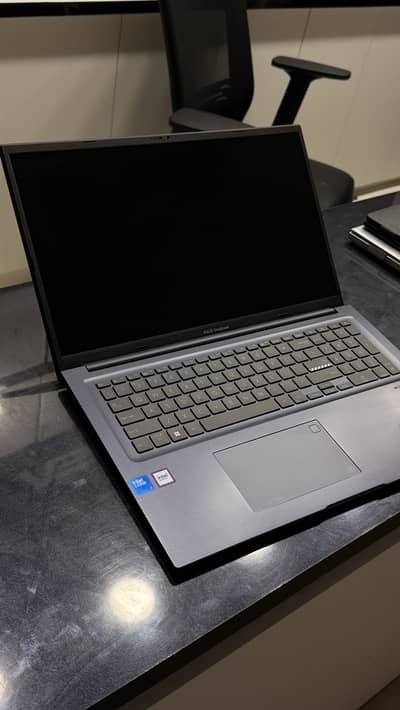 ASUS VIVOBOOK 17 (slim) 15th Generation (8/256gb NVME)