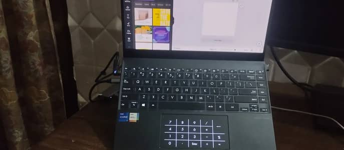 Asus Zenbook | 32 GB | 1 TB NVME | 11 GEN | 6 HOURS + BATTERY