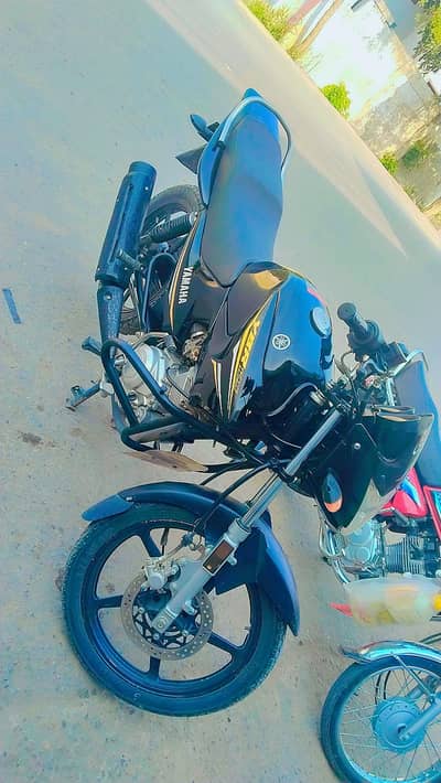 YBR 2022 black for sale