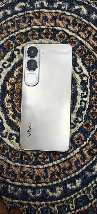 Vivo Y200 – Almost Brand New | 10/10 | Complete Accessories