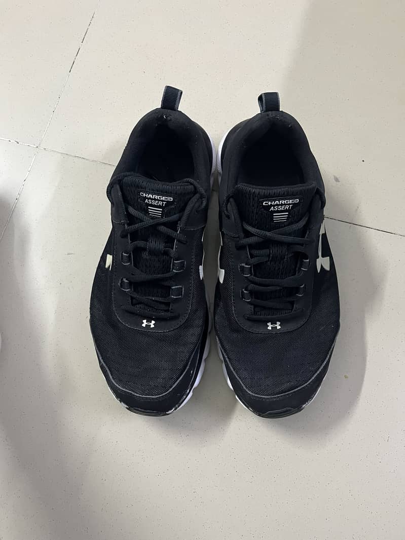 Under armour charged assert 8 0
