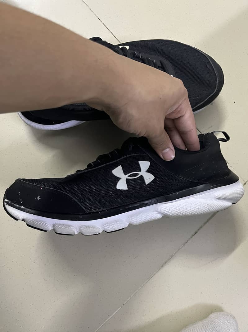 Under armour charged assert 8 4