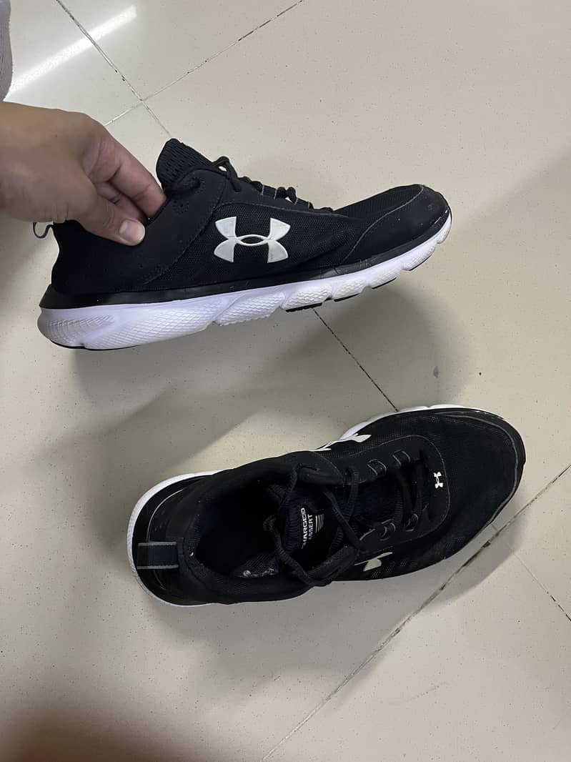 Under armour charged assert 8 6