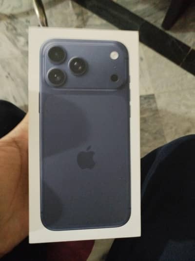 Iphone 17 pro max box pack