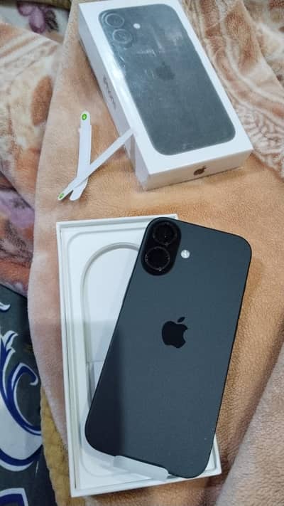 iPhone 16 128Gb 92helath candian Jv condetiony 10/9