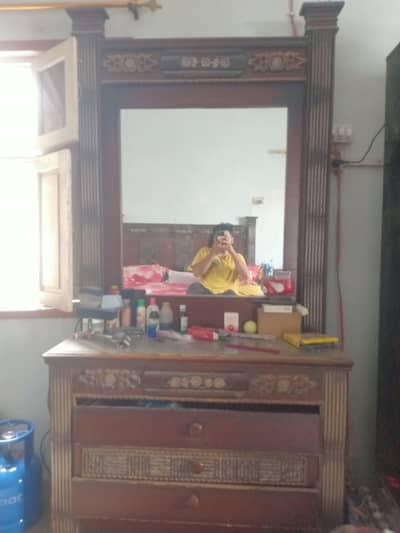 Bed ha, with side tables and  mirror table, NOTE: No matteress