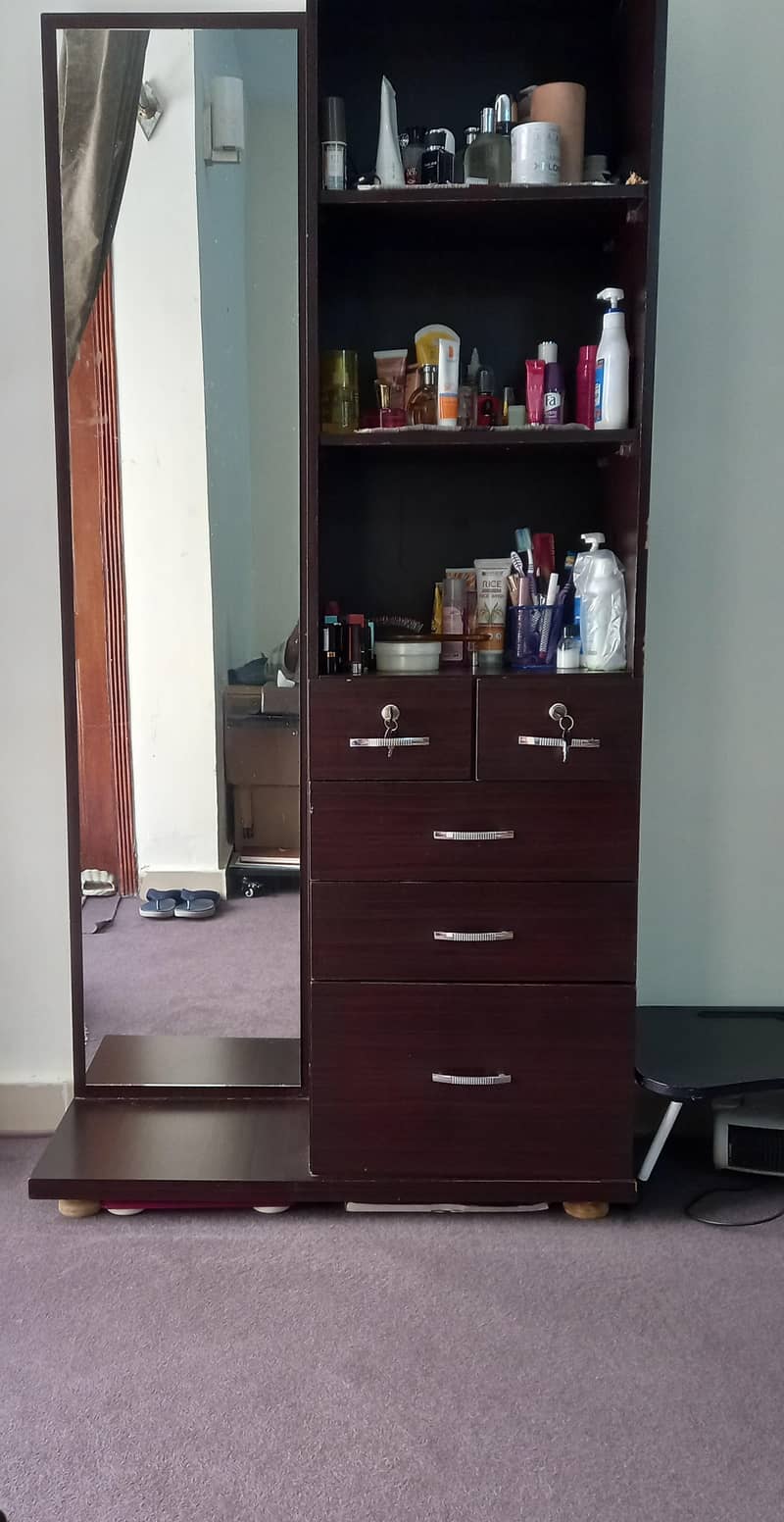 Dressing Table 0