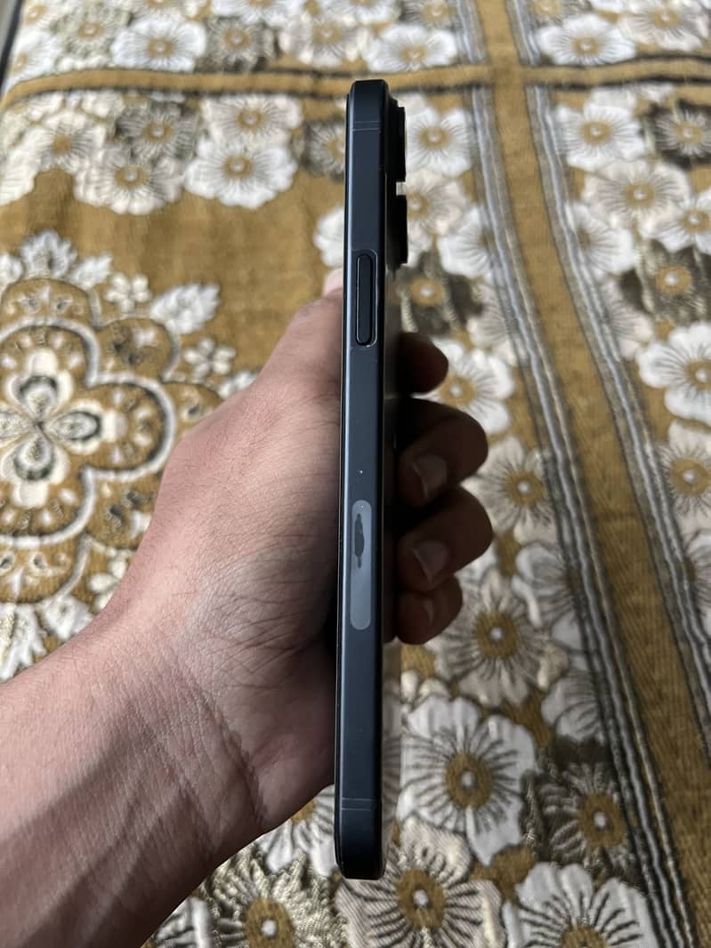 iPhone 15 plus 2