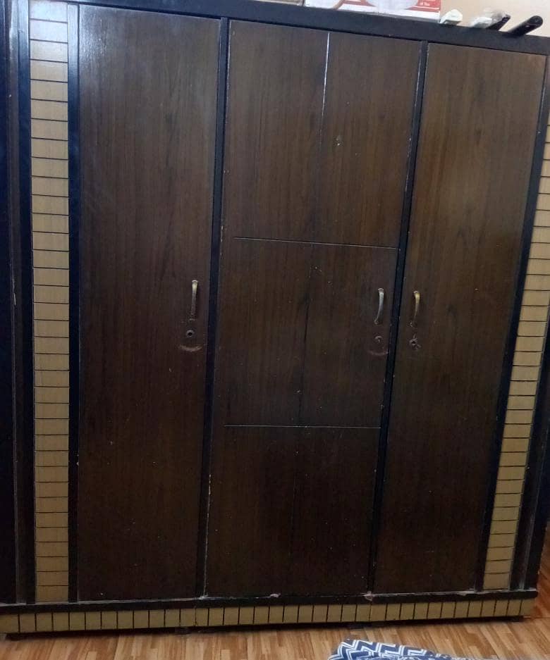 dressing table and wardrobe 1