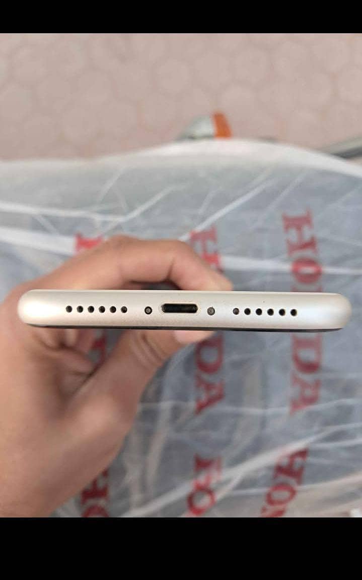 Apple iPhone 11 5