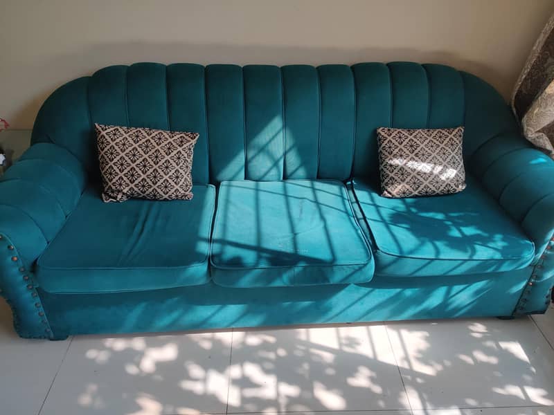Complete Sofa set Almost New 0