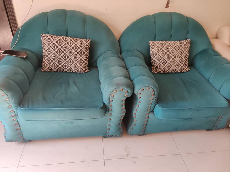 Complete Sofa set Almost New 2
