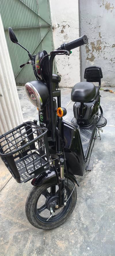 Eveon zippy scooty in excellent condition