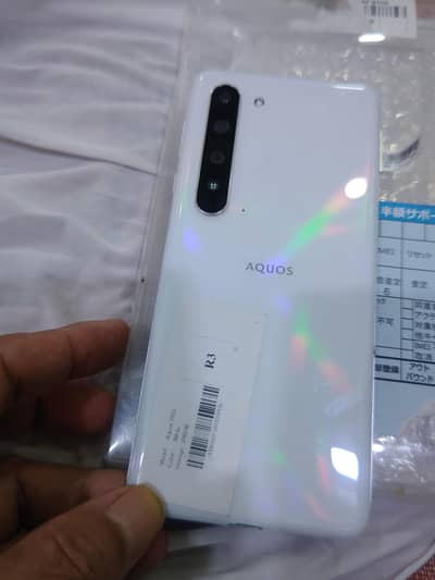 Sharp Aquos R5G