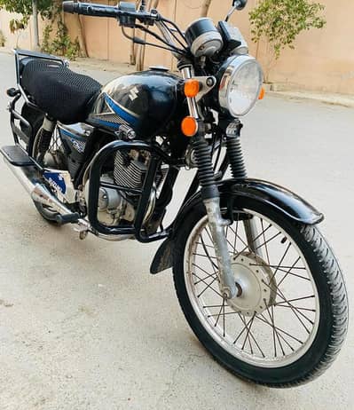 suzuki gs 150 Model  2015 Good Condition 10/10
