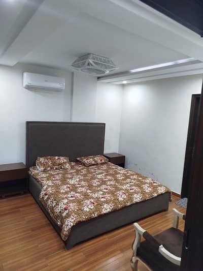 Par day short time one bed appatment for rent bahira town phase 6 any time available