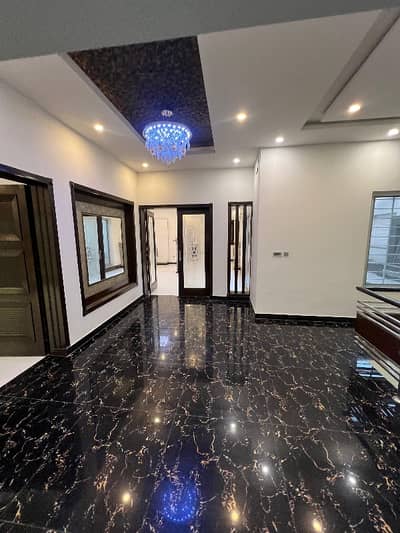 1 KANAL PORTION FOR RENT UET SOCIETY