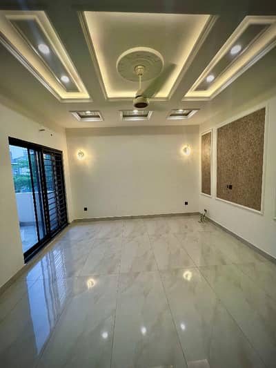 5 MARLA ULTRA MODERN HOUSE FOR SALE NASHEMAN IQBAL PHASE 2