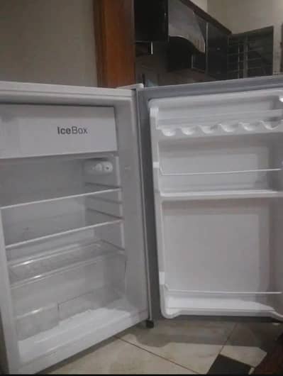 dawalance room size Fridge