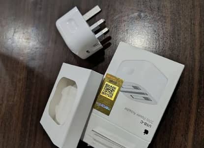 Apple 20 W Dynamic Power Adapter with 40 W Max