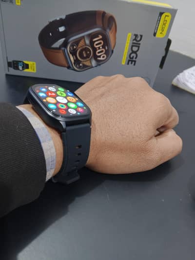 Login Ridge L-120 Smartwatch with box only 3 days used