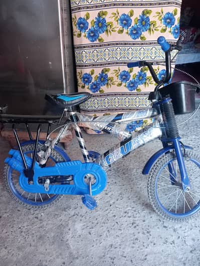 Paso ki waja se Baych rahy ha