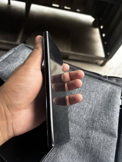 First user 256gb gerna ki wja sa dot a gya  koi fault nahi