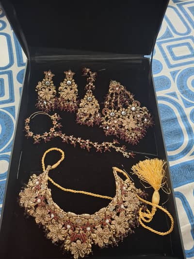Kashees famous choker set