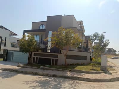 Corner 13marla House For Sale