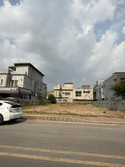 Highly-Coveted 1 Kanal Residential Plot Is Available In Bahria Town Phase 3 For Sale