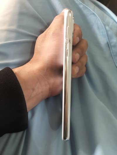 sharp Aquos R2 sim work gaming phone 4/64  2 piece