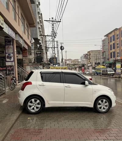 Suzuki Swift DLX Auto 2019