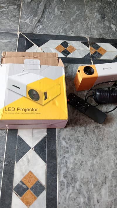 MINI PROJECTOR