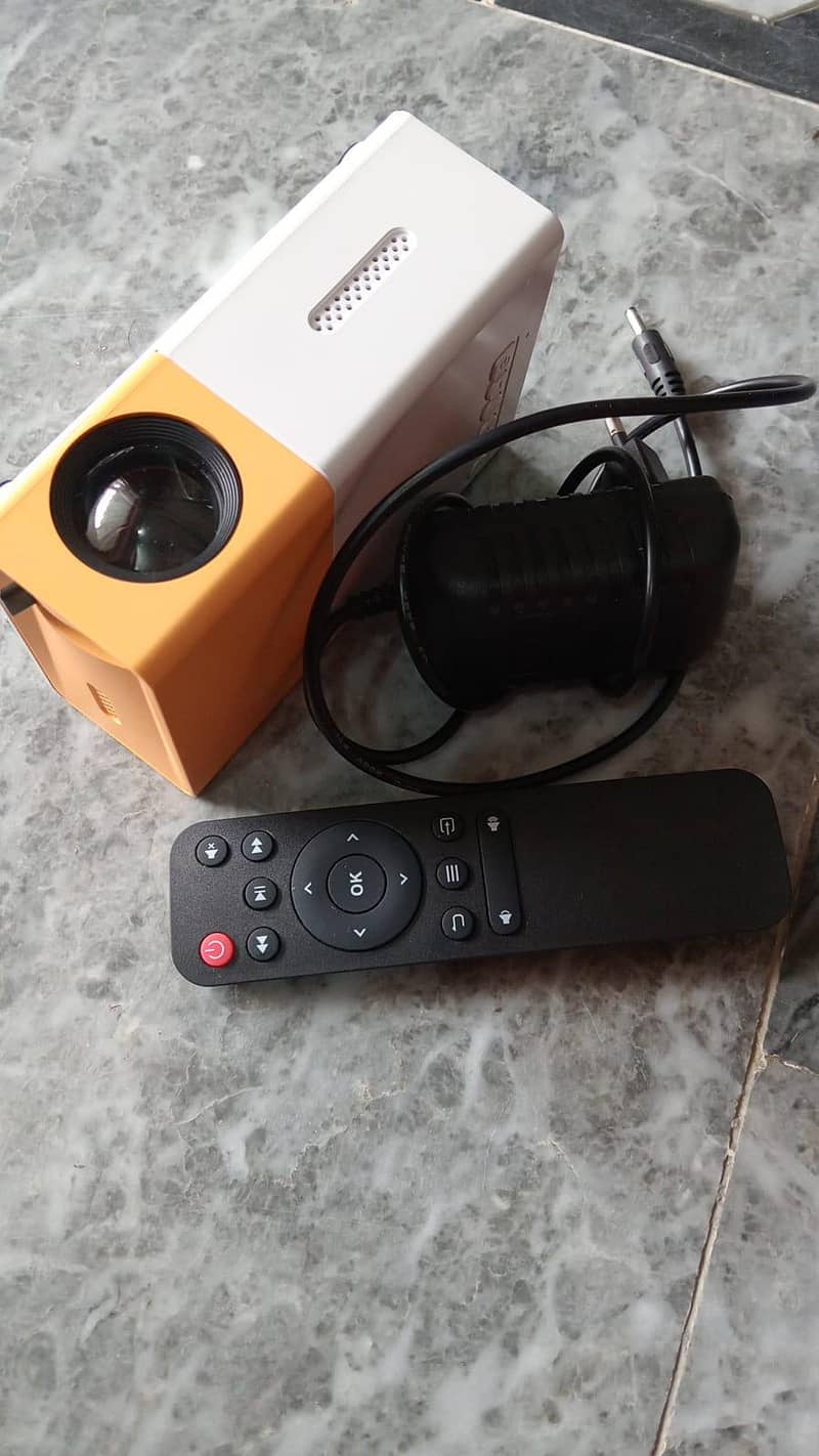 MINI PROJECTOR 2