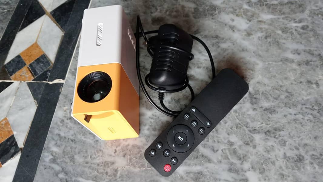 MINI PROJECTOR 3