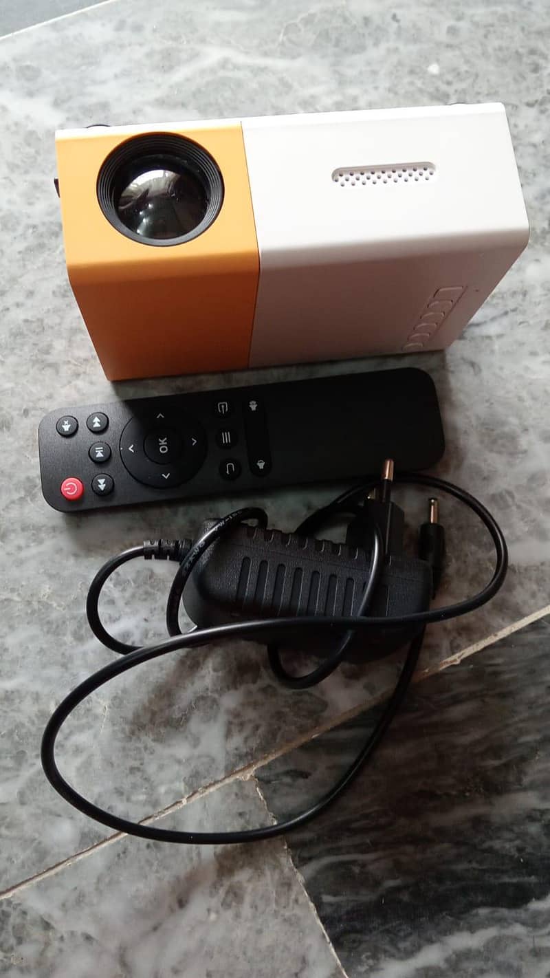MINI PROJECTOR 5