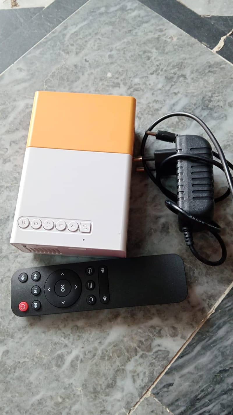 MINI PROJECTOR 6