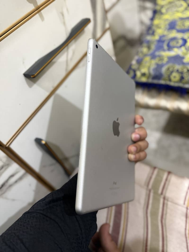 iPad 7th Generation 2