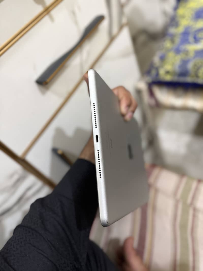 iPad 7th Generation 4