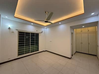 A Palatial Residence For sale In Askari 10 Lahore