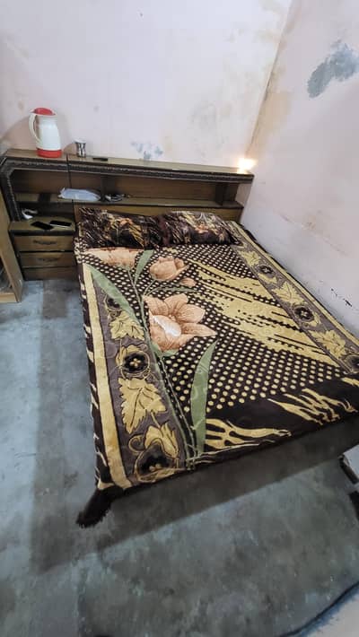 dubble bed 6 by 5 with mattress