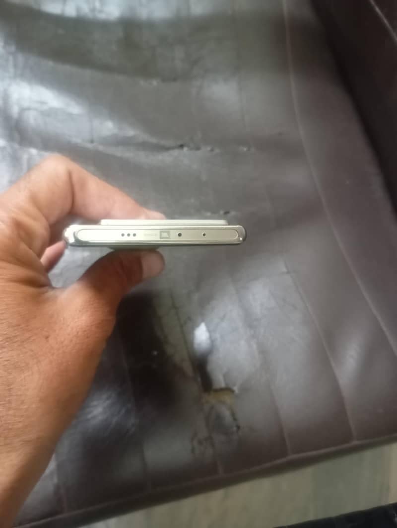 note 40 pro plus 5g 2