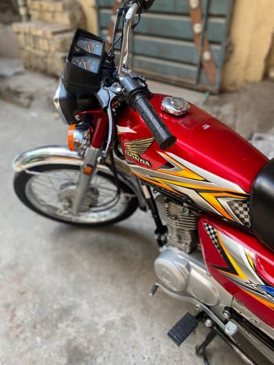Honda 125 Model 2025 / only Serious person contact kryn