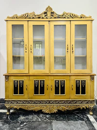 Brand New Showcase Urgent for sale